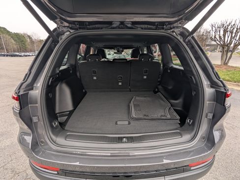 Certified 2023 Jeep Grand Cherokee Altitude image 15