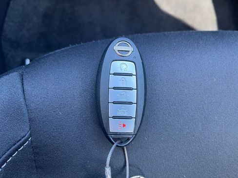 Used 2025 Nissan Altima 2.5 SV FWD image 21
