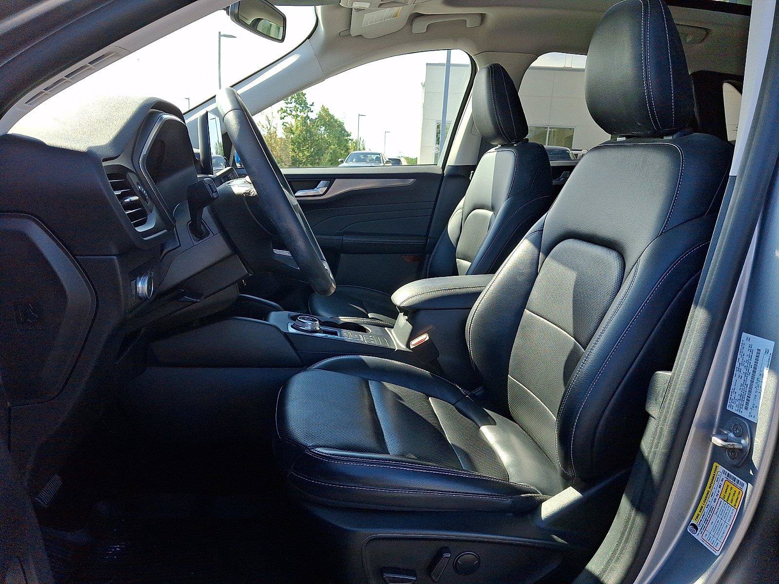 Used 2022 Ford Escape Titanium AWD/4WD image 14
