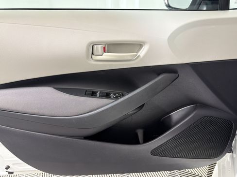 Used 2022 Toyota Corolla L FWD image 11