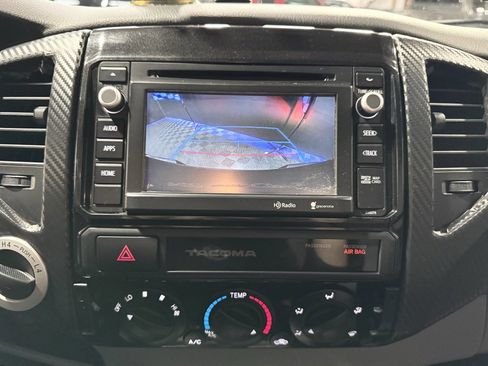 Used 2015 Toyota Tacoma 4x4 Double Cab image 17