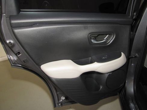 Certified 2025 Honda HR-V LX image 12