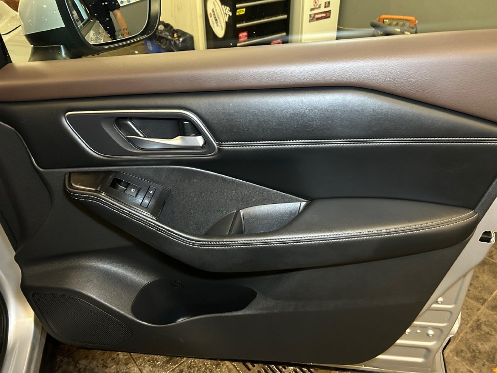 Used 2021 Nissan Rogue SV w/ Premium Package AWD/4WD image 17