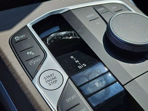 Used 2025 BMW 430i xDrive Coupe w/ Premium Package image 15