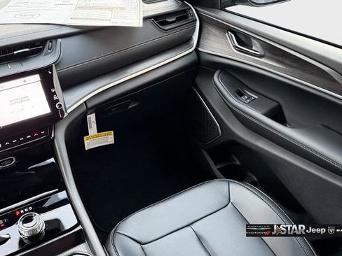 New 2026 Jeep Grand Cherokee Limited image 14