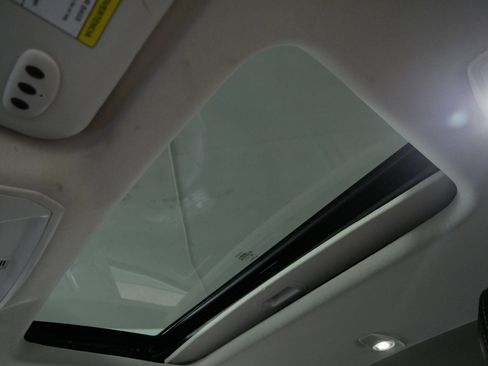 Used 2012 Ford Focus Titanium image 31