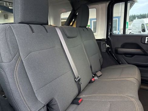 Used 2024 Jeep Wrangler Sahara image 16