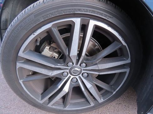 Used 2019 Volvo V60 T6 R-Design image 15