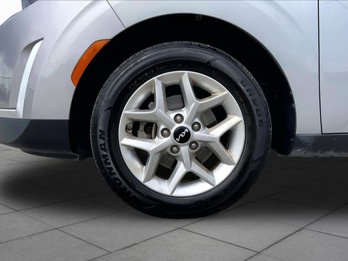 Used 2023 Kia Soul LX w/ Option Group 015 FWD image 11