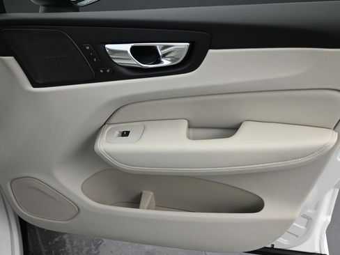 New 2026 Volvo XC60 B5 Ultra w/ Protection Package Premier AWD/4WD image 14