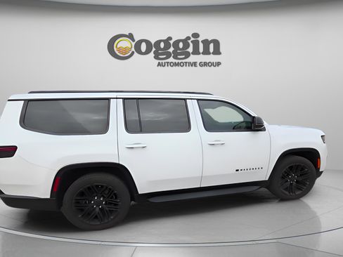 Used 2024 Jeep Wagoneer Series II image 17