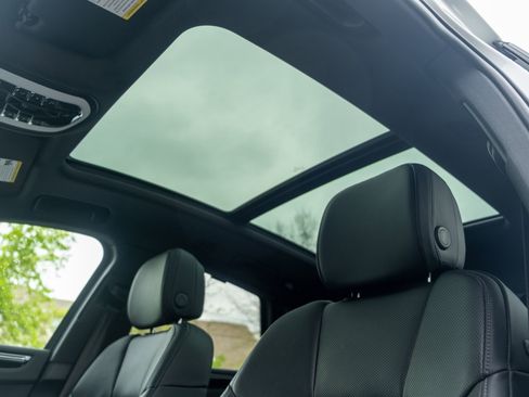 Certified 2023 Porsche Macan AWD/4WD image 16
