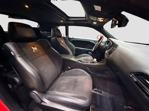 Used 2017 Dodge Challenger R/T Scat Pack w/ Leather Interior Group image 30