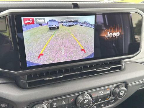 New 2026 Jeep Wrangler Unlimited Sahara w/ Safety Group AWD/4WD image 34
