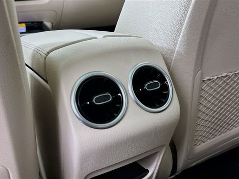 Used 2026 Mercedes-Benz GLB 250 image 25