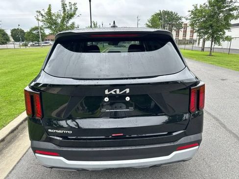 New 2026 Kia Sorento LX FWD image 18