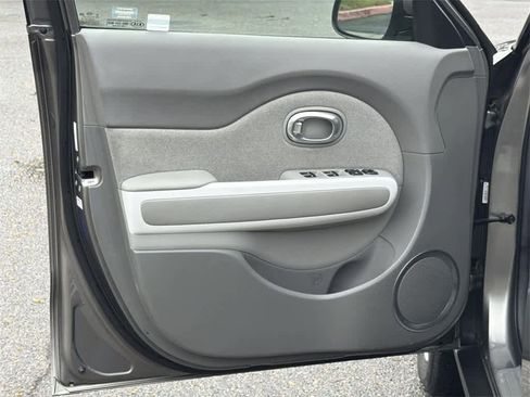 Used 2017 Kia Soul EV-e image 22