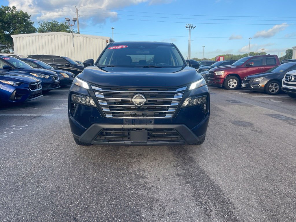 Certified 2024 Nissan Rogue SV AWD/4WD image 2