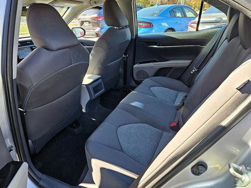 Used 2018 Toyota Camry LE image 8