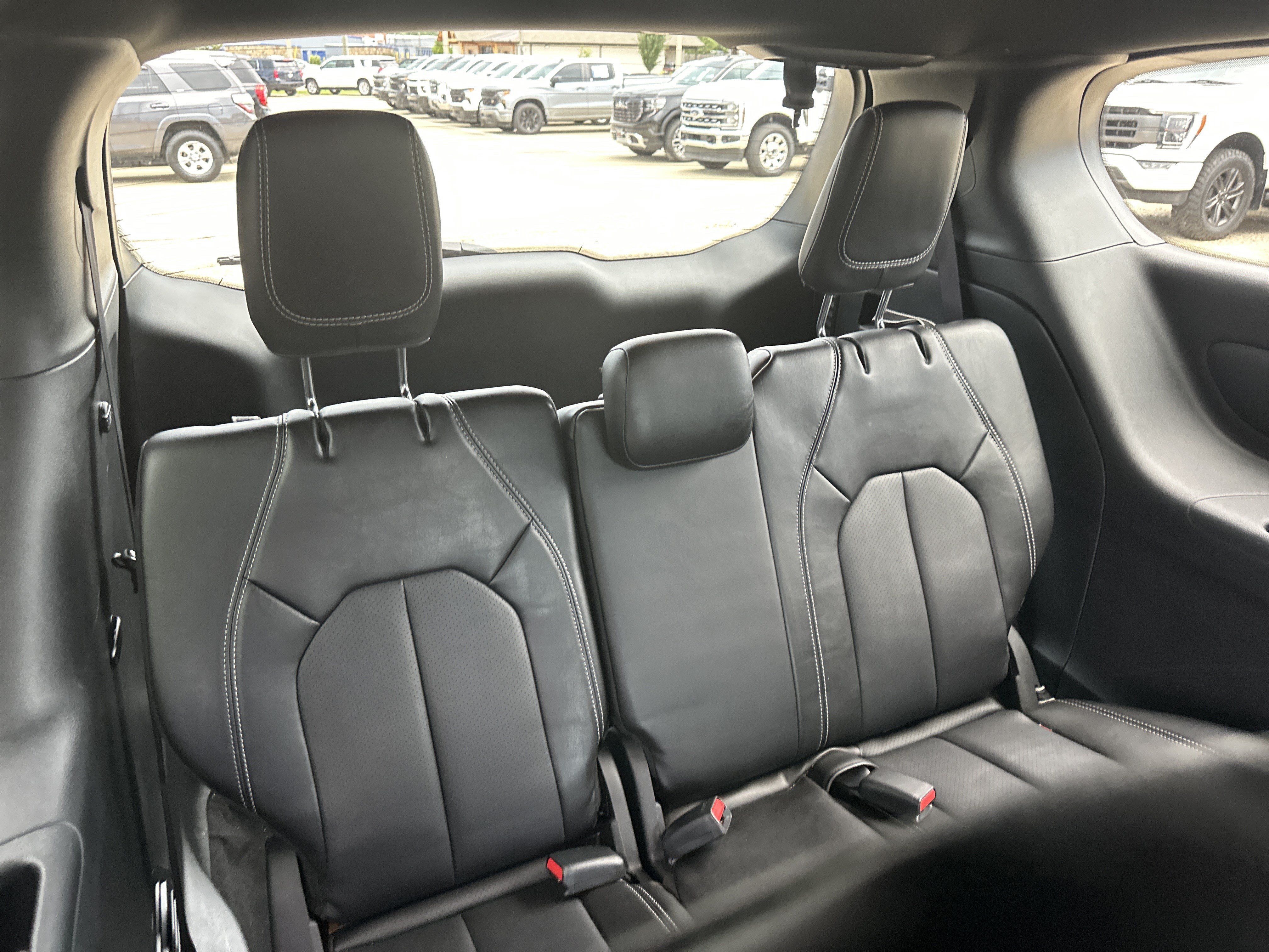 Used 2025 Chrysler Pacifica Select FWD image 17