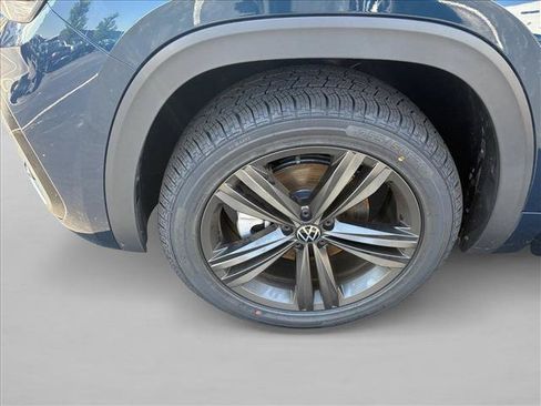 Used 2022 Volkswagen Atlas Cross Sport SEL R-Line AWD/4WD image 14