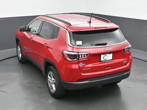 Used 2024 Jeep Compass Latitude AWD/4WD image 39