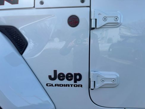 Used 2020 Jeep Gladiator Rubicon image 14