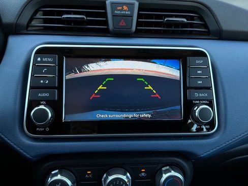 Used 2025 Nissan Versa SV FWD image 27