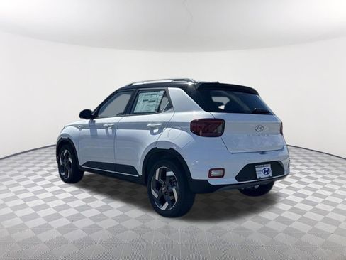 Used 2026 Hyundai Venue SEL image 9