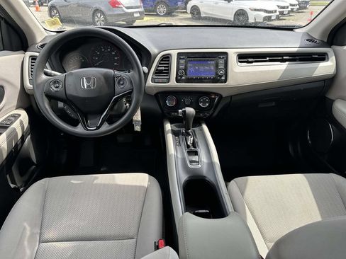 Used 2017 Honda HR-V LX image 11