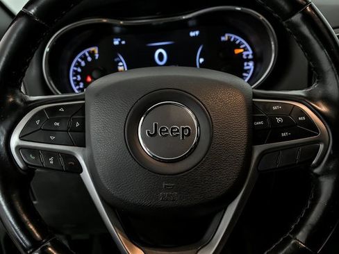 Used 2020 Jeep Grand Cherokee Altitude image 18