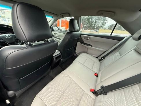 Used 2015 Toyota Camry SE image 28