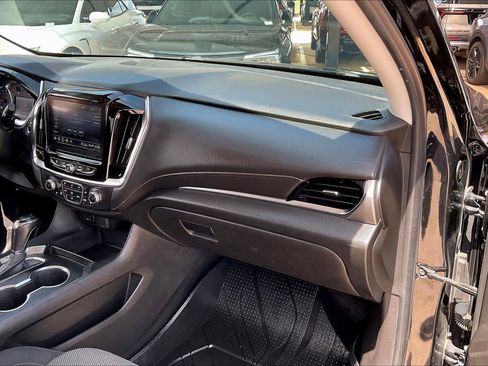 Used 2020 Chevrolet Traverse LT image 18