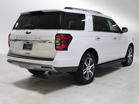 Used 2024 Ford Expedition Limited image 3