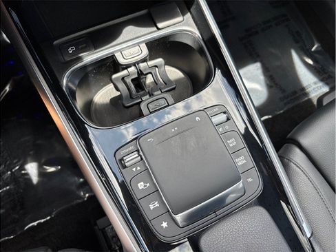 Used 2023 Mercedes-Benz GLB 250 4MATIC image 34