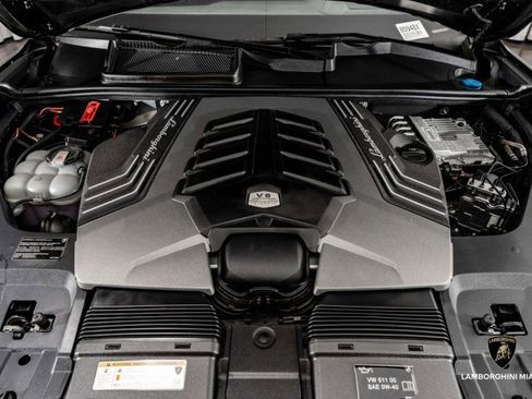 Used 2024 Lamborghini Urus S image 6