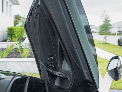 Used 2020 McLaren 720S Performance RWD image 34