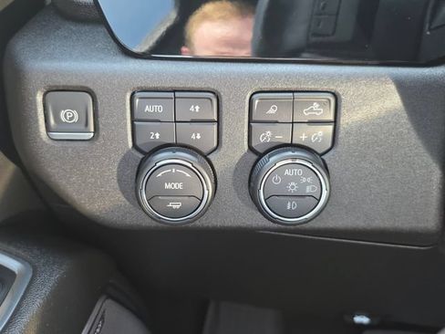 Used 2023 Chevrolet Silverado 1500 High Country w/ High Country Premium Package AWD/4WD image 30
