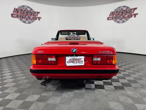 Used 1991 BMW 325i Convertible RWD image 24