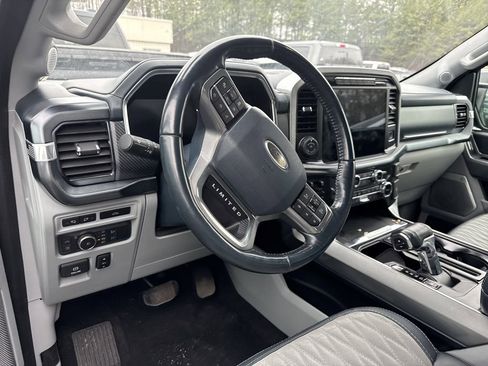Used 2022 Ford F150 Limited image 9