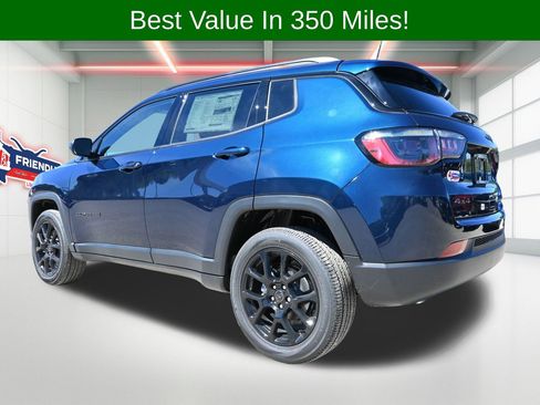 New 2026 Jeep Compass Latitude image 2