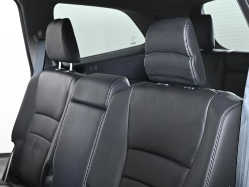 Used 2020 Honda Pilot Touring image 30