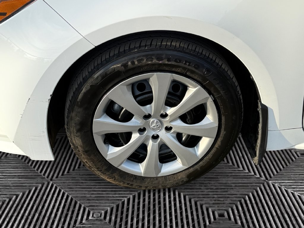 Used 2025 Toyota Corolla LE FWD image 14