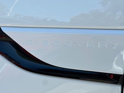 Used 2025 Land Rover Discovery S AWD/4WD image 24