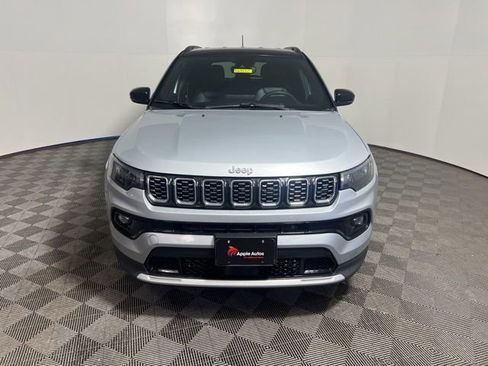 Used 2024 Jeep Compass Limited image 2
