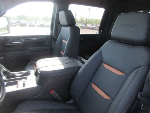 New 2026 GMC Sierra 2500 AT4 w/ AT4 Premium Plus Package AWD/4WD image 12