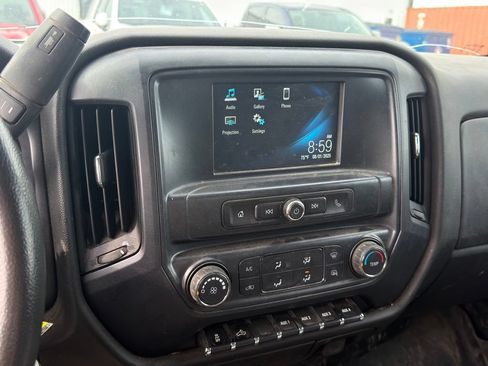 Used 2019 Chevrolet Silverado 2500 W/T AWD/4WD image 9