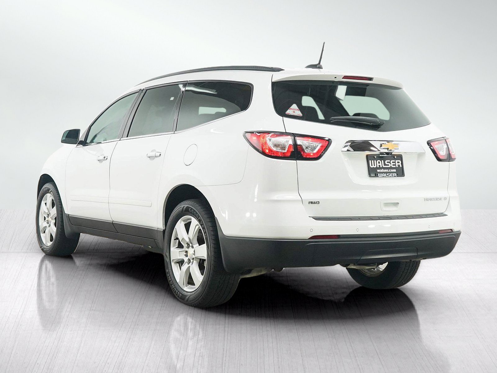 Used 2016 Chevrolet Traverse LT w/ Style and Technology Package AWD/4WD image 3