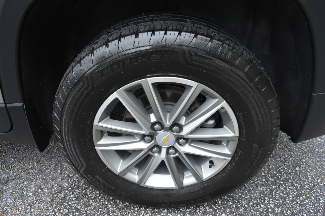 Used 2023 Chevrolet Traverse LT w/ LPO, Cargo Package AWD/4WD image 44