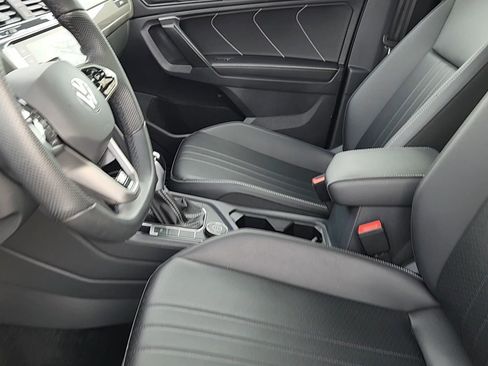 Used 2024 Volkswagen Tiguan SE R-Line image 21